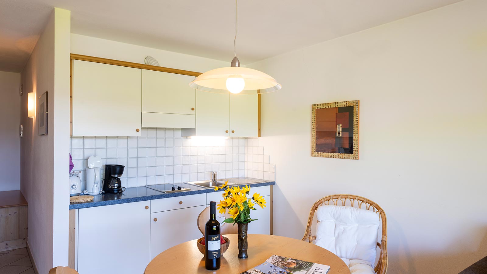 La cucina di uno degli appartamenti del Residence Schlunhof a Fiè allo Sciliar