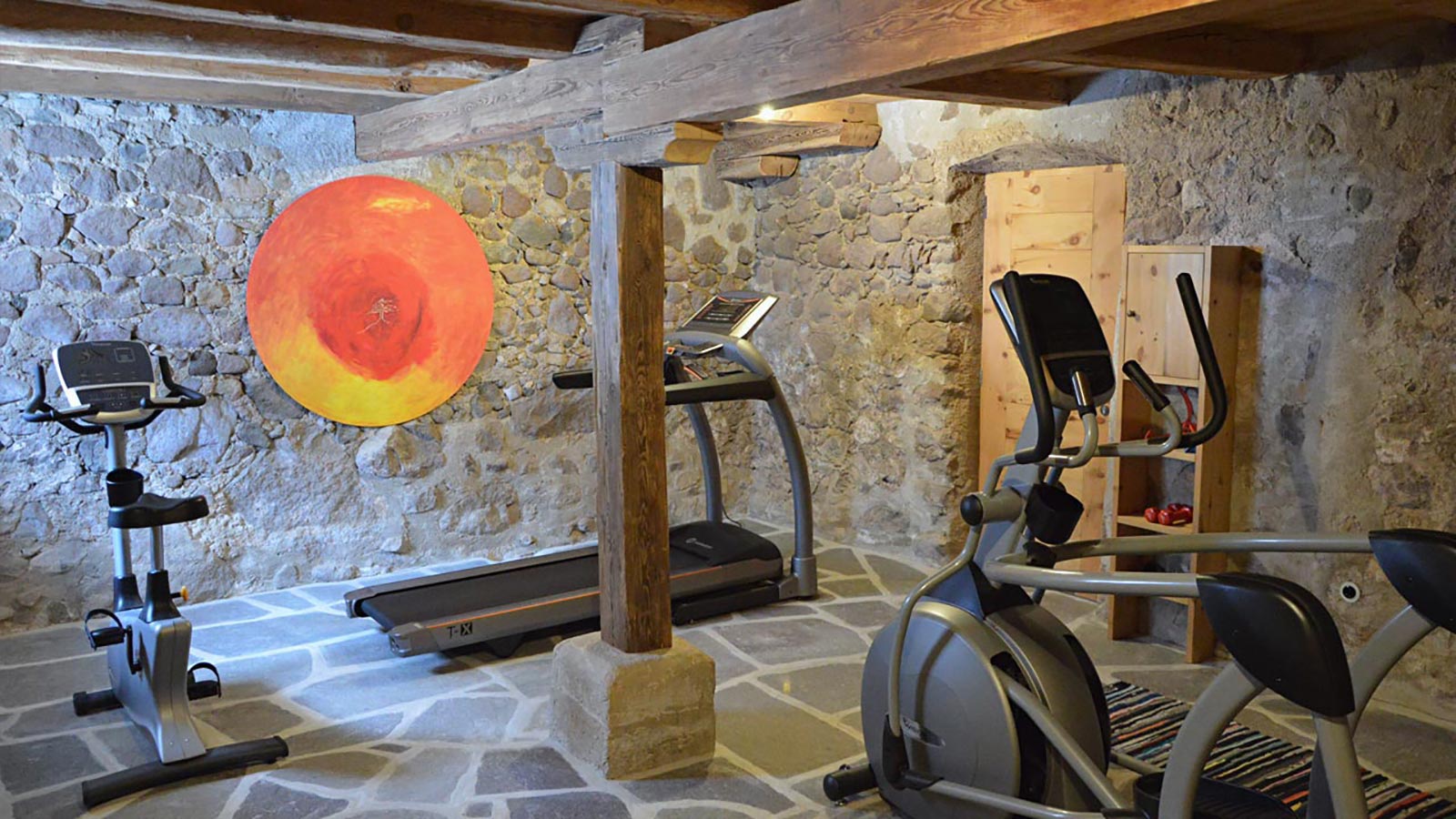 La sala fitness del Residence vicino all'Alpe di Siusi con piscina